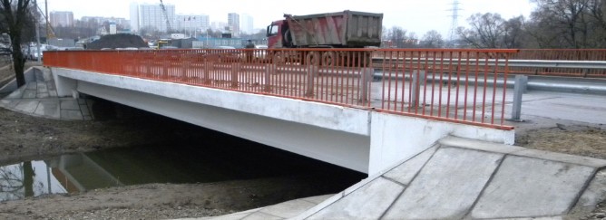 Вид моста сбоку