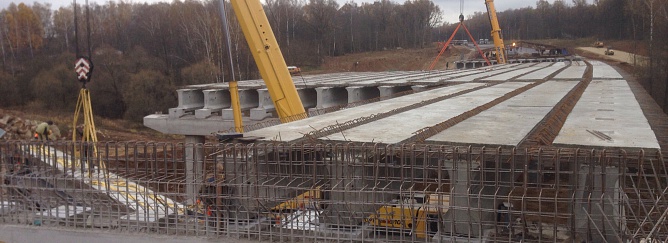 Строительство моста через р.Жественка осенью 2015 года